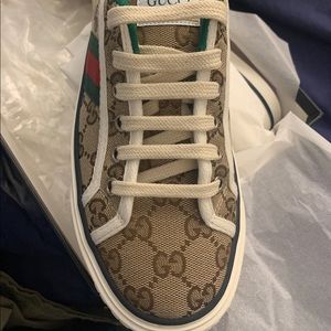 100% authentic brand new!! Gucci sneaker